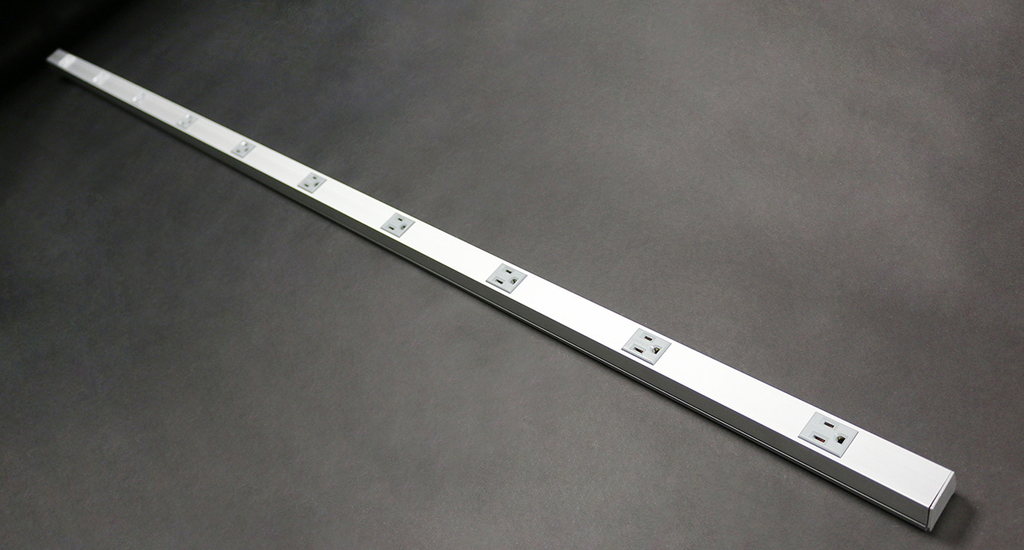 AL20GB306 Aluminum Plugmold® Multioutlet Strip