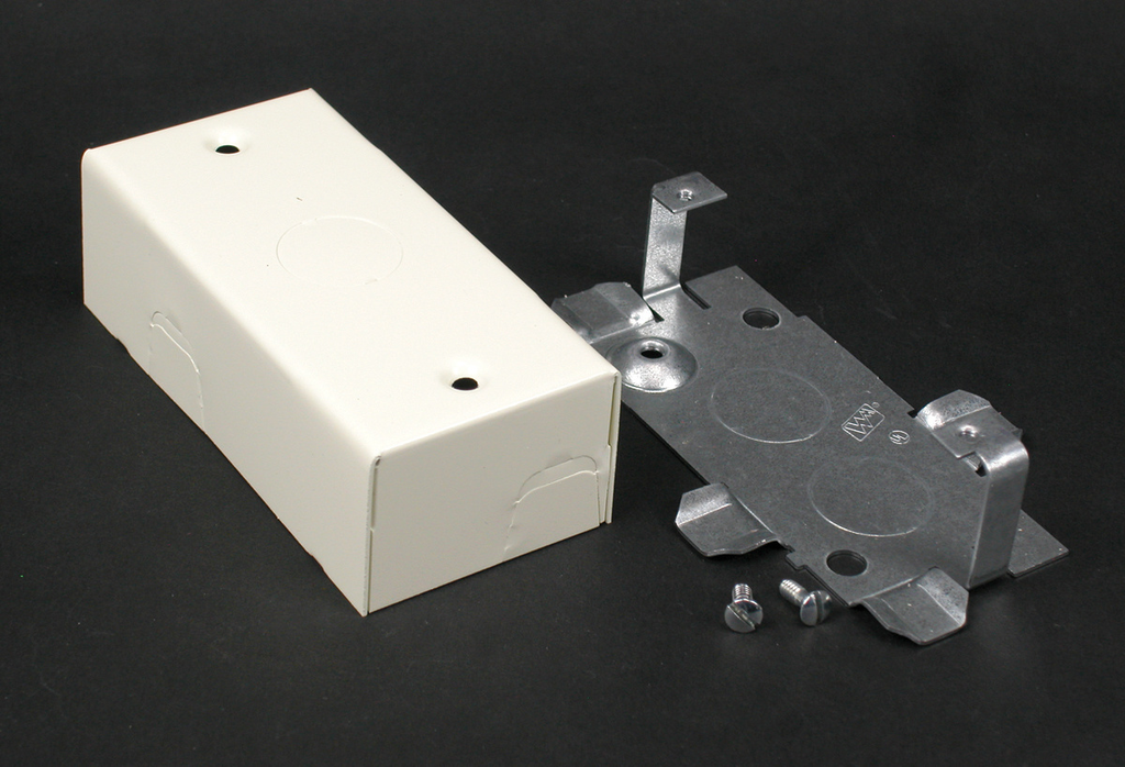 500/700 Utility Box Fitting