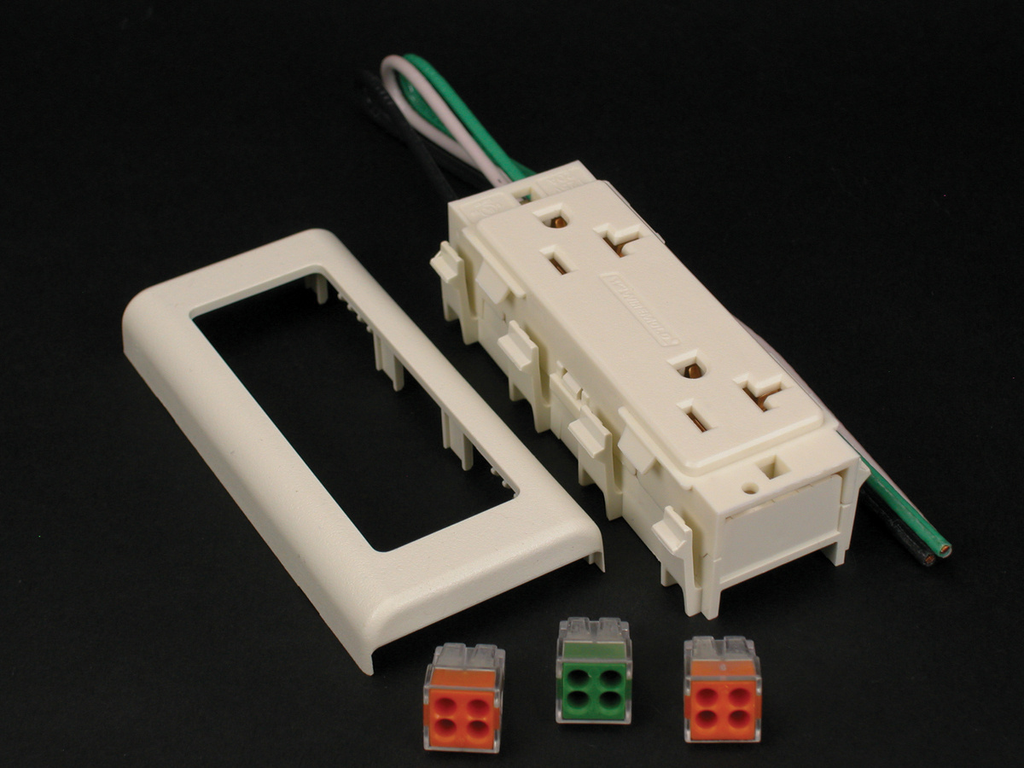 2400 20A Duplex Receptacle Fitting