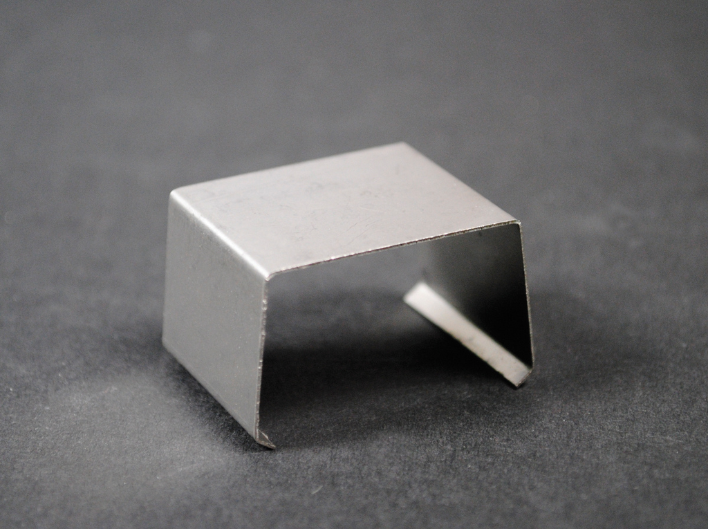 AL2000 Cover Clip (Spring Steel)