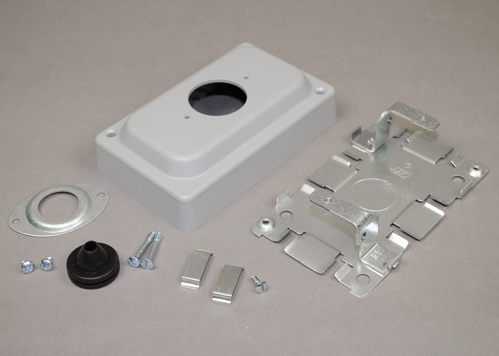 1500/2600 Series Overfloor Raceway Telephone Outlet Box
