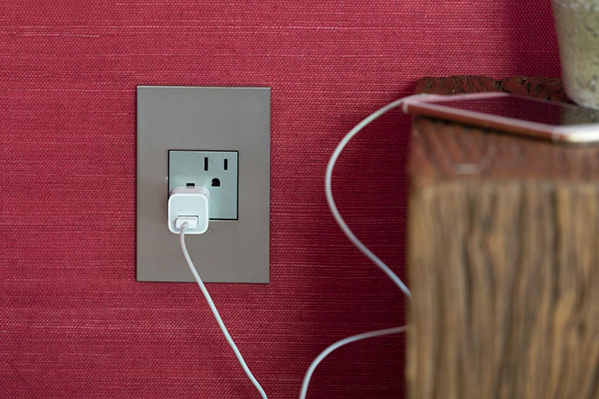 adorne® Satin Nickel 1-Gang Screwless Wall Plate