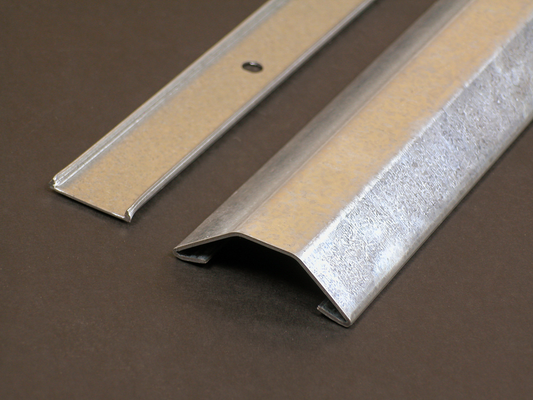 1500 Series Overfloor Raceway Base and Cover
