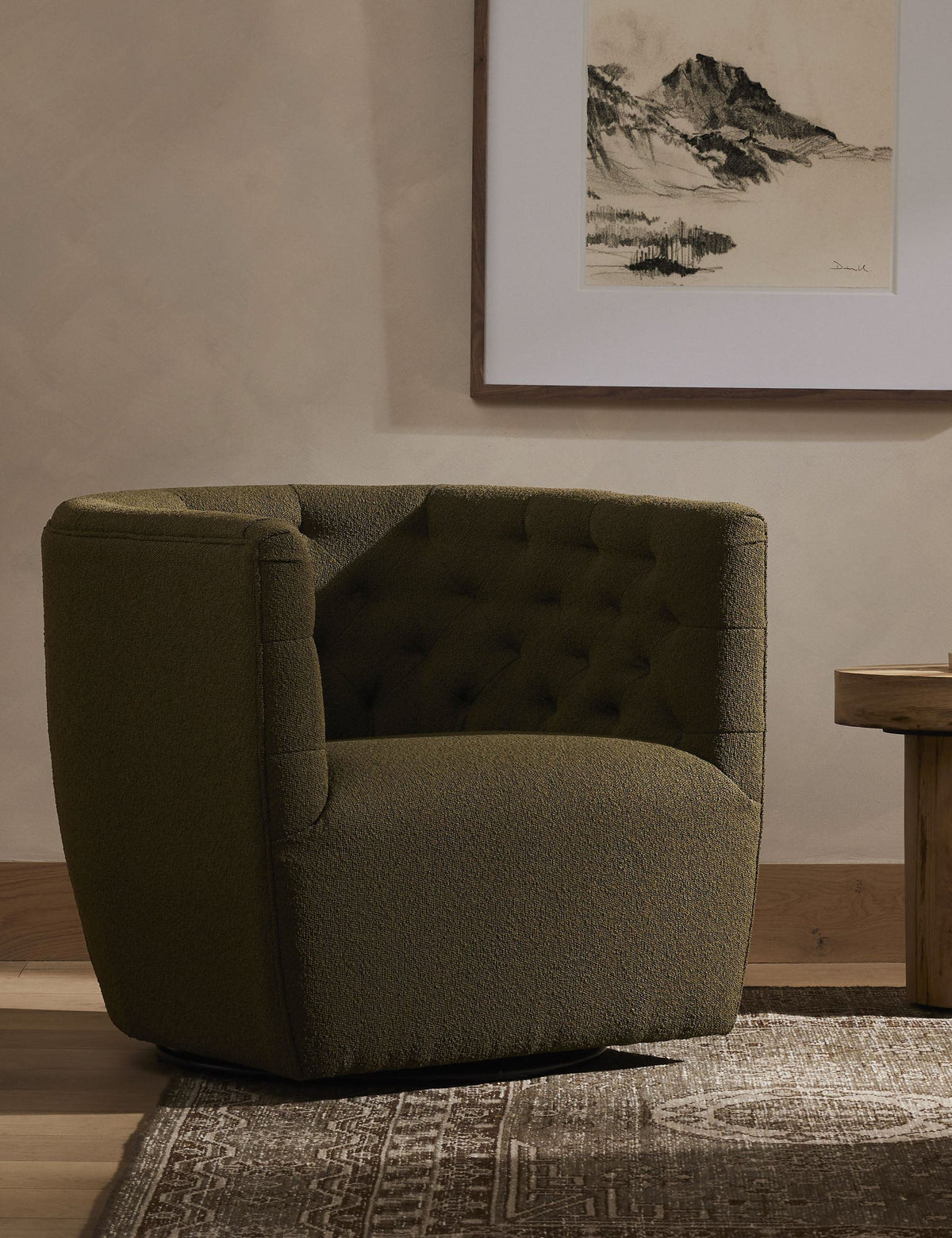 Lilith Swivel Chair