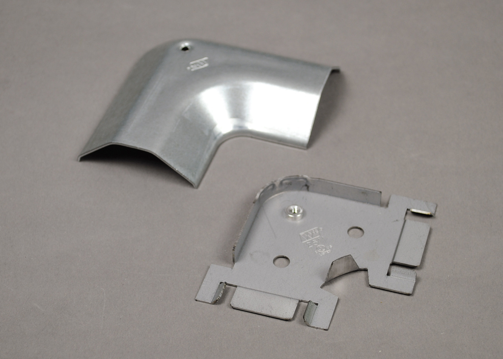 2600 Series Overfloor Raceway 90 Degree Flat Elbow