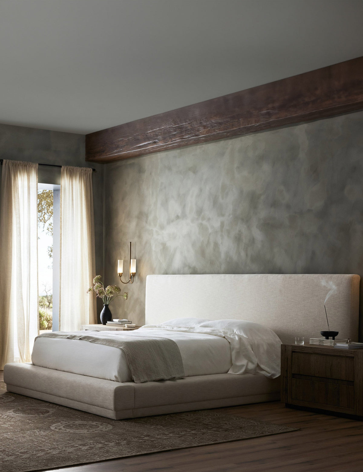 Manya Extended Headboard Platform Bed