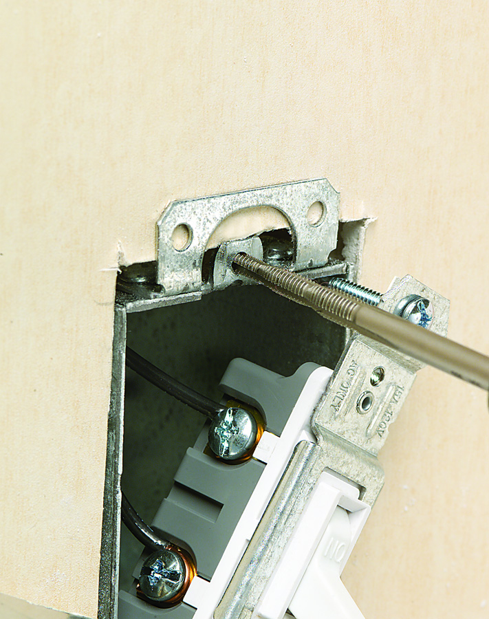 6-in-1 Twist-a-Nut™ Tapping Tool