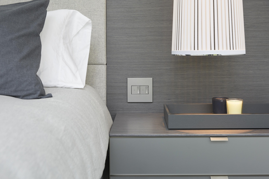 adorne® Satin Nickel 1-Gang Screwless Wall Plate