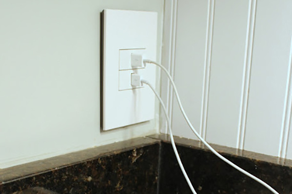 adorne® Gloss White 1-Gang Screwless Wall Plate with Microban®