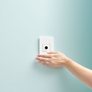 adorne® Gloss White 1-Gang Screwless Wall Plate with Microban®