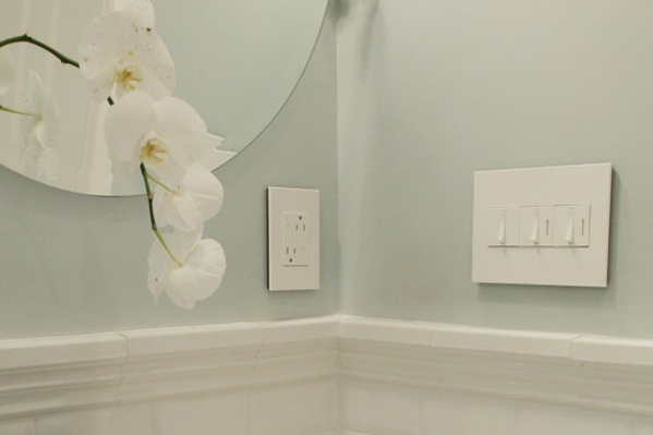 adorne® Gloss White 1-Gang+ Screwless Wall Plate with Microban®
