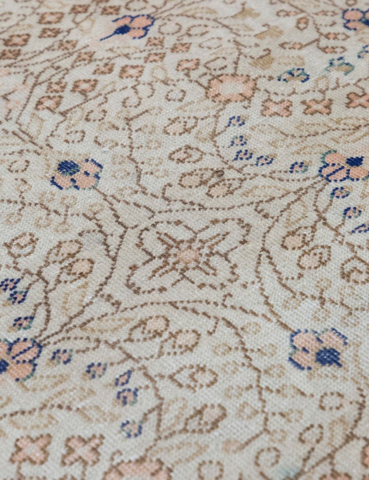 Vintage Turkish Hand-Knotted Wool Rug No. 592, 4'6" x 6'9"