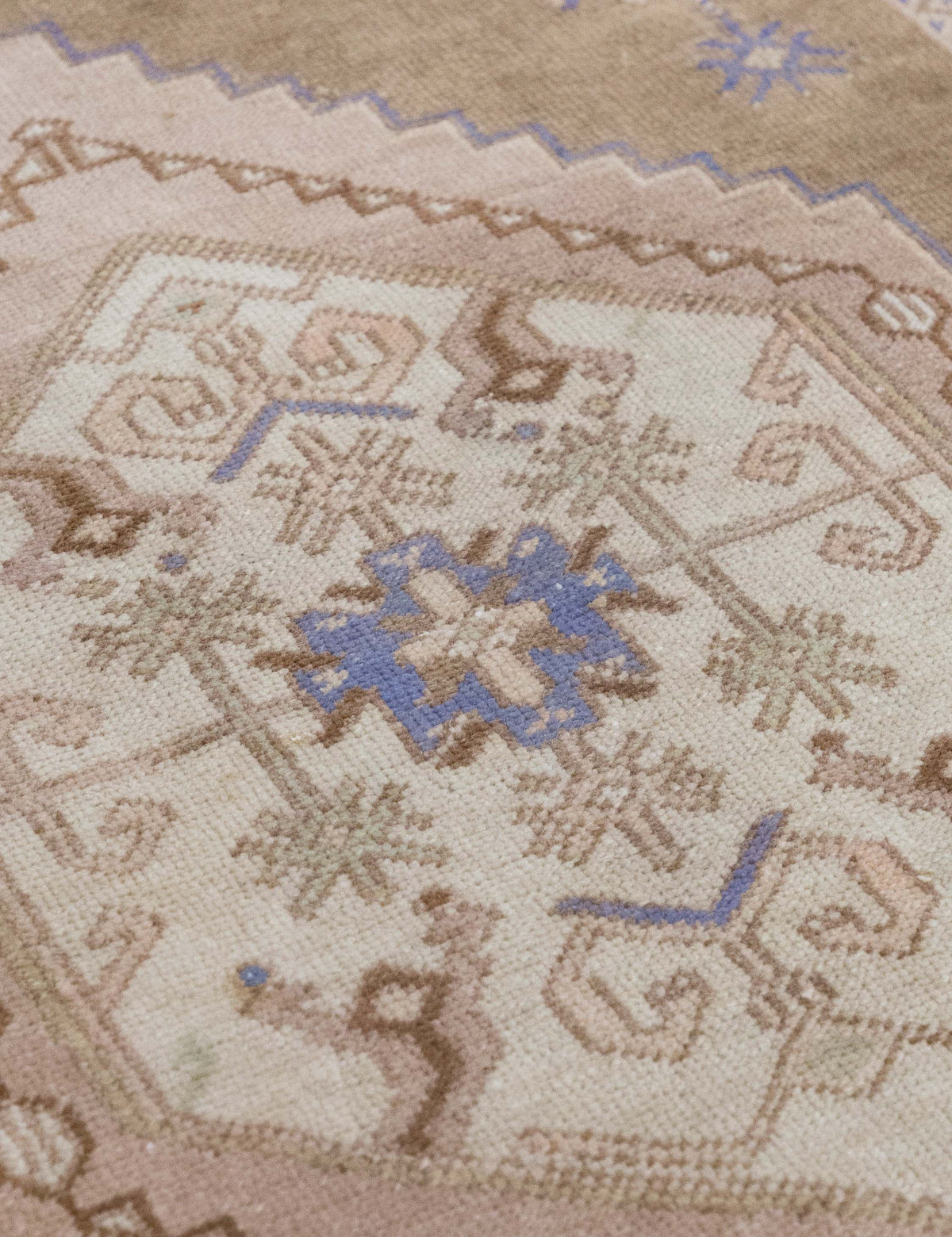 Vintage Turkish Hand-Knotted Wool Rug No. 594, 4' x 7'7"