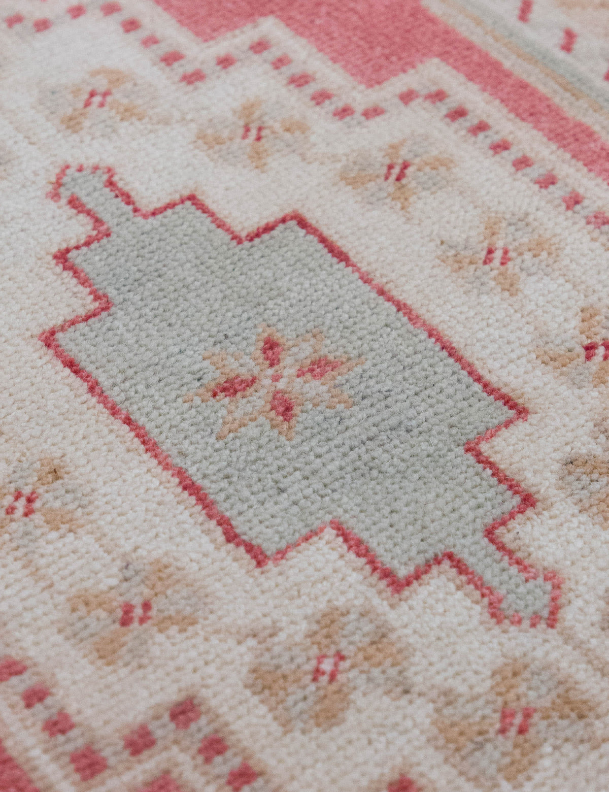Vintage Turkish Hand-Knotted Wool Mini Rug No. 309, 1'7" x 3'