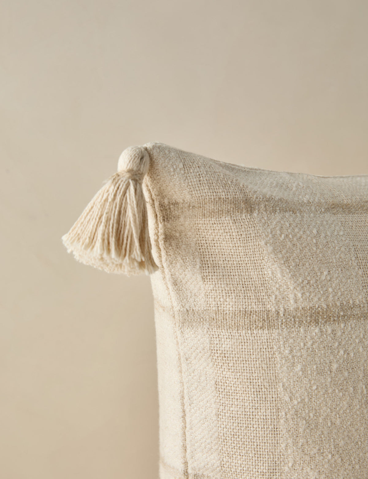 Alira Pillow