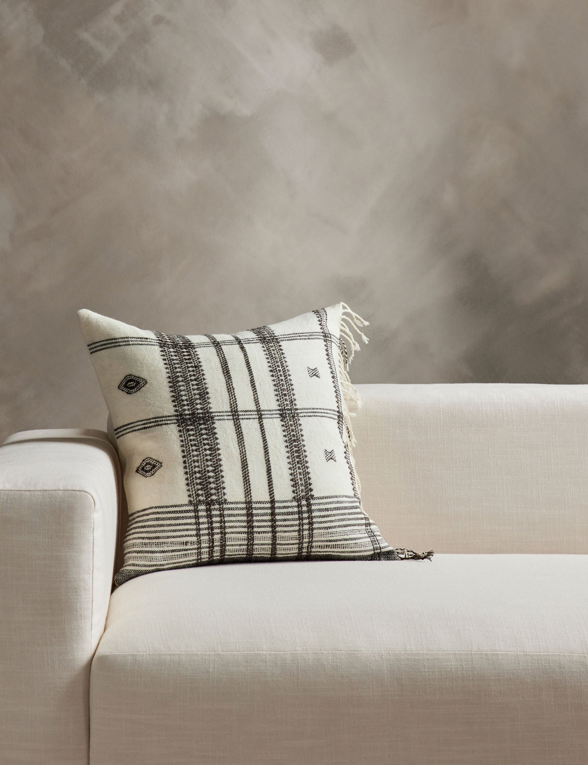 Kavia Pillow