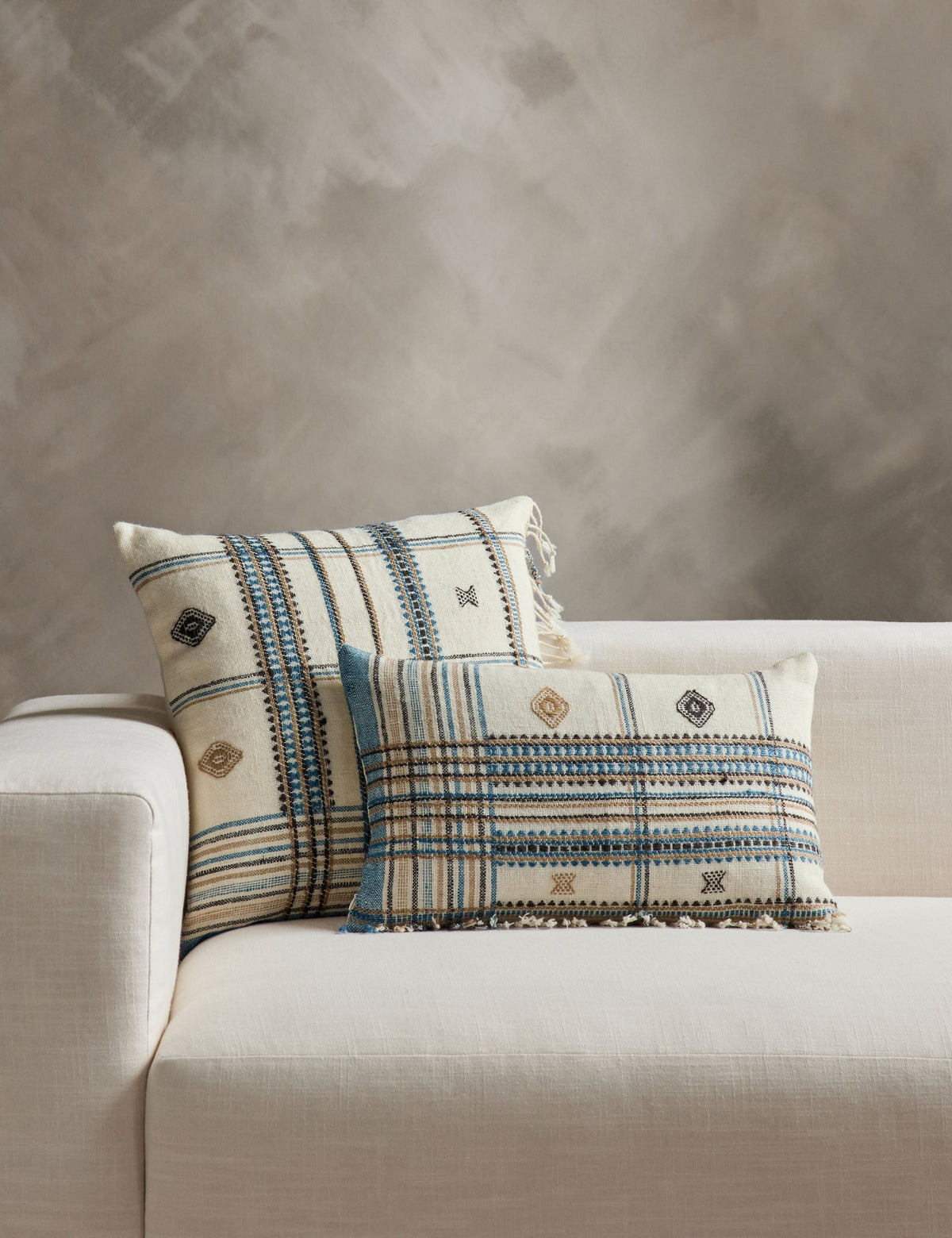 Kavia Pillow