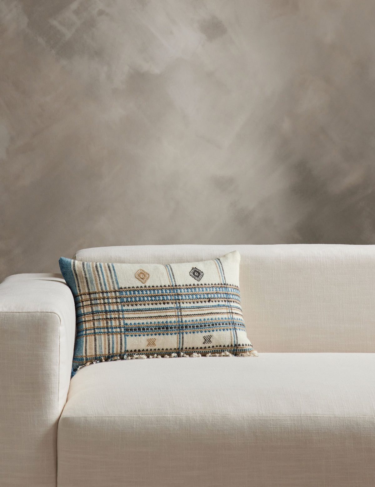 Kavia Pillow