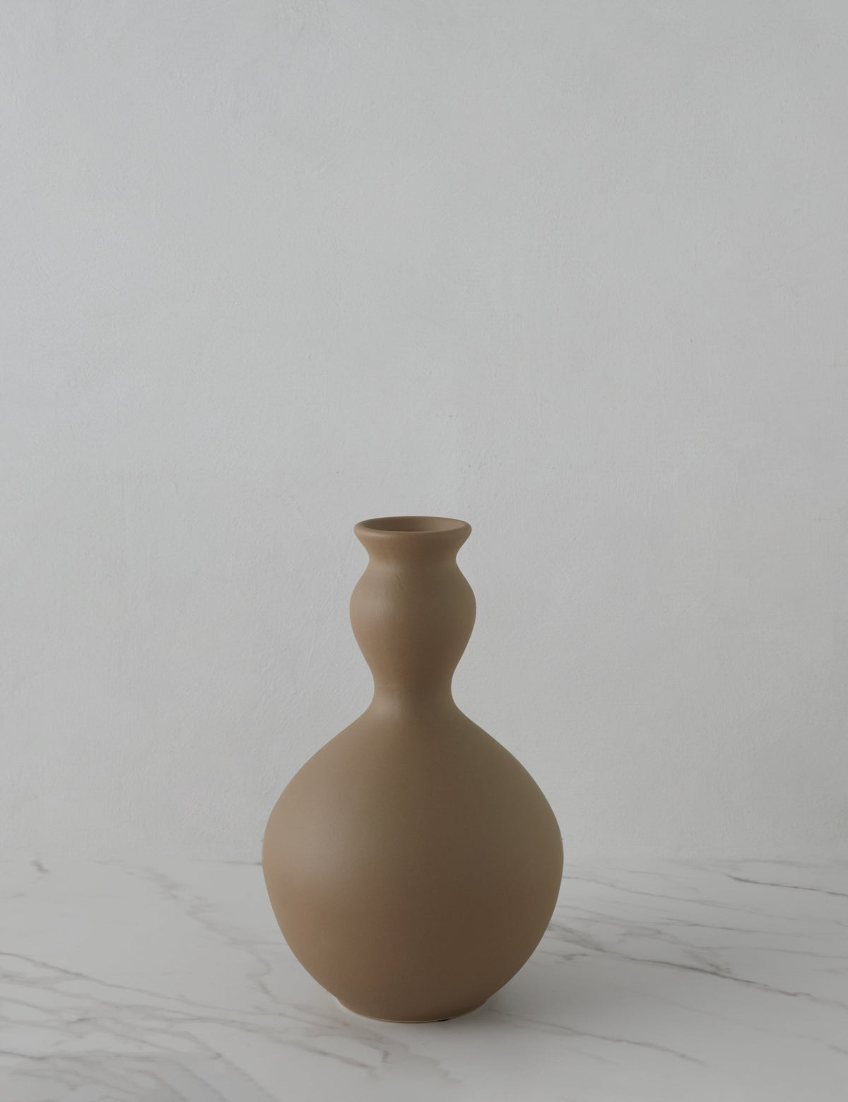 Elias Vase