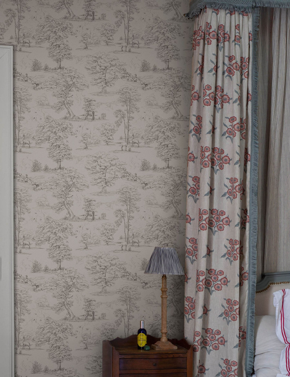 Scalamandre Montfort Wallpaper by Sandberg