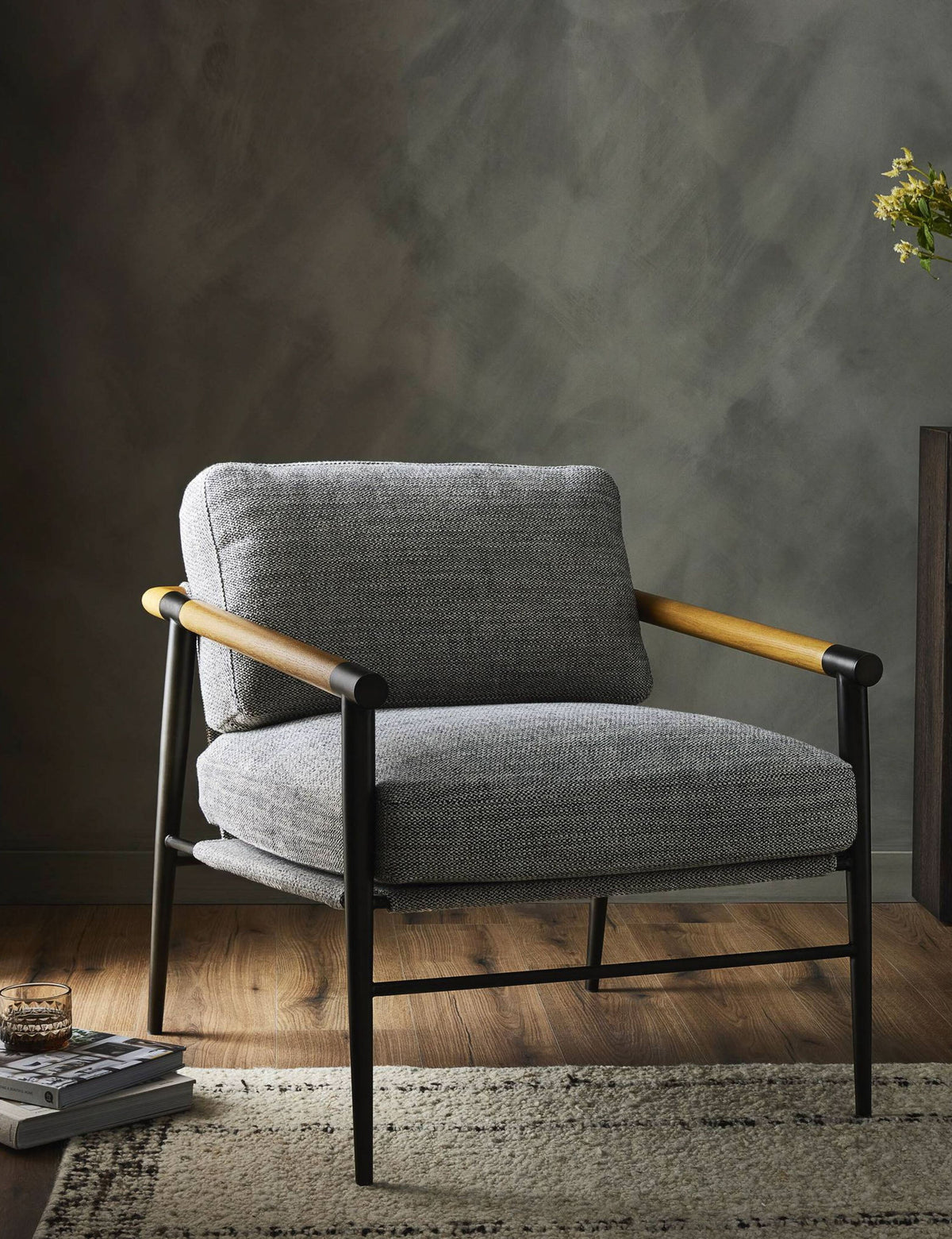 Anevy Accent Chair