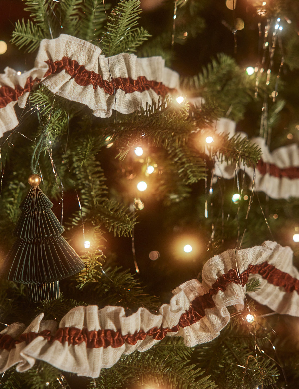 Carlen Linen Satin Garland