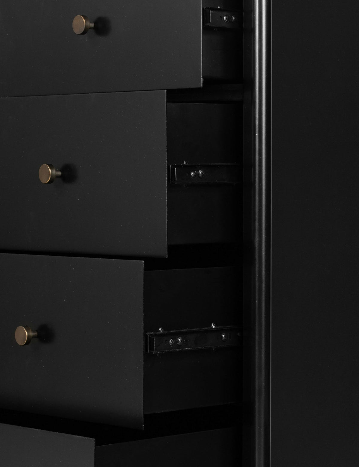 Mathus 5-Drawer Dresser