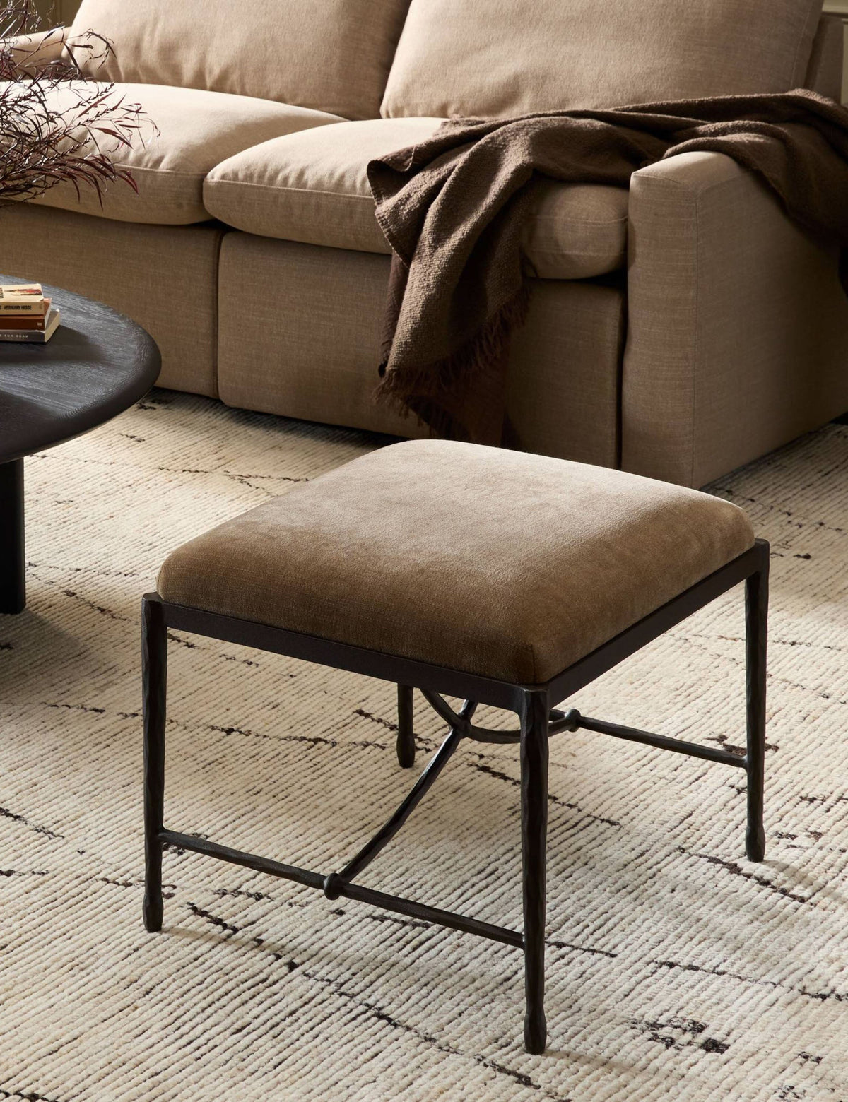 Perlaza Stool