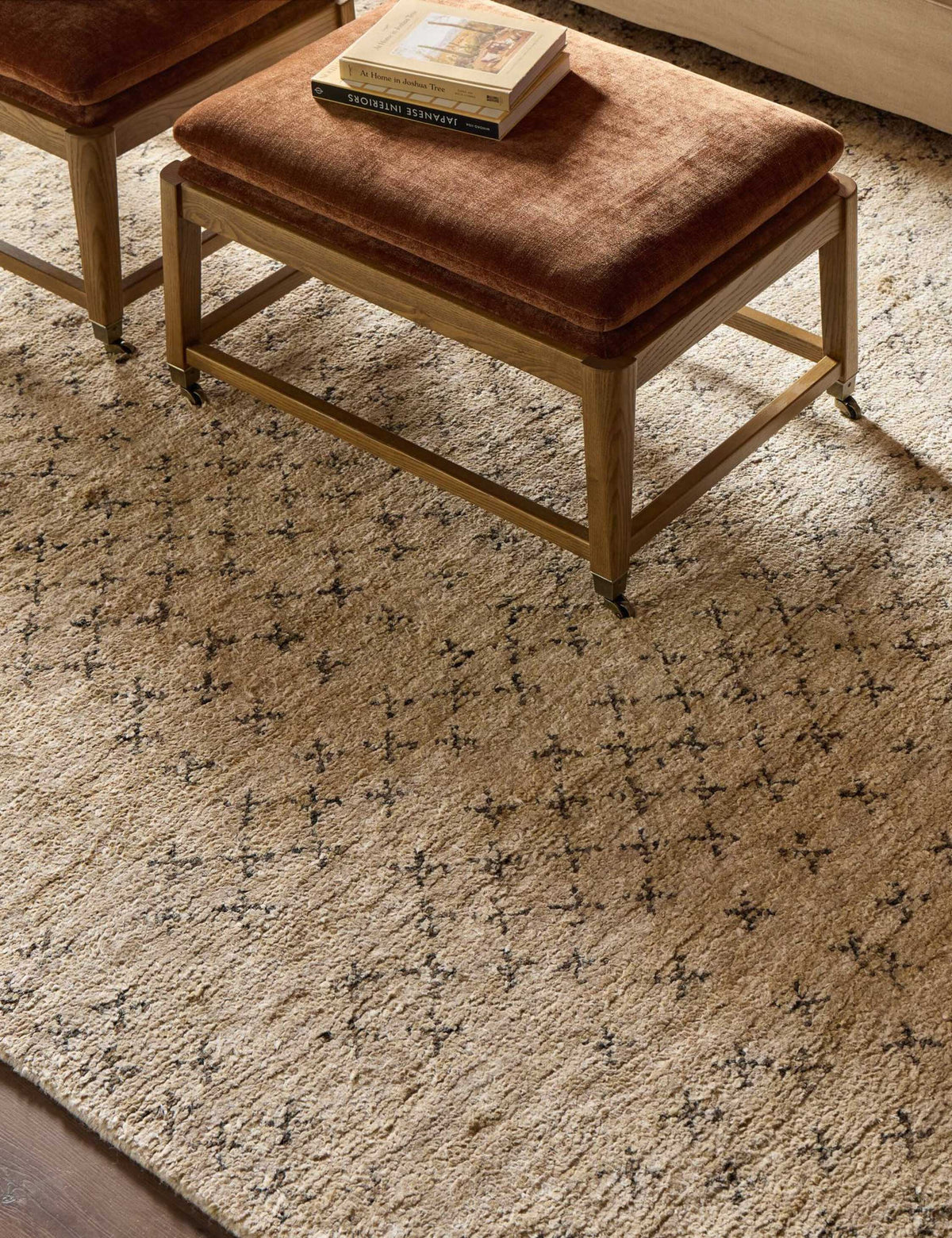 Manolya Hand-Knotted Jute Rug