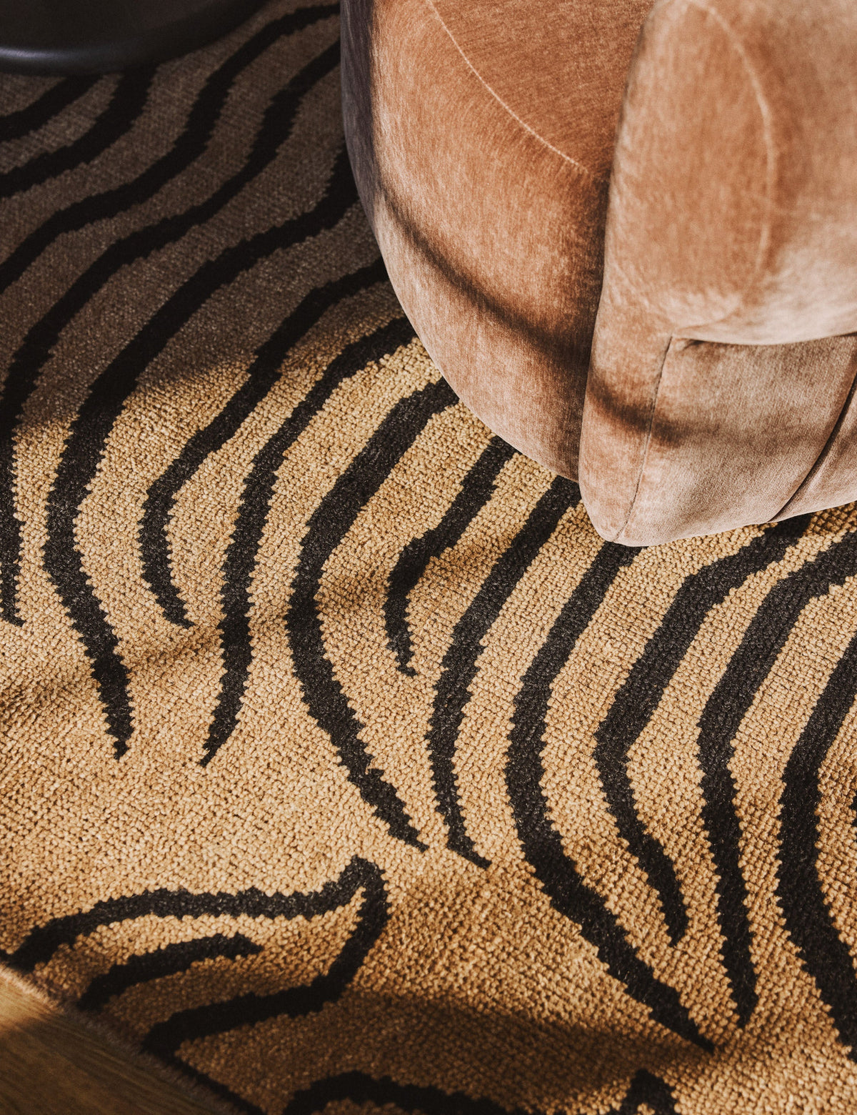 Makeda Hand-Knotted Wool Rug