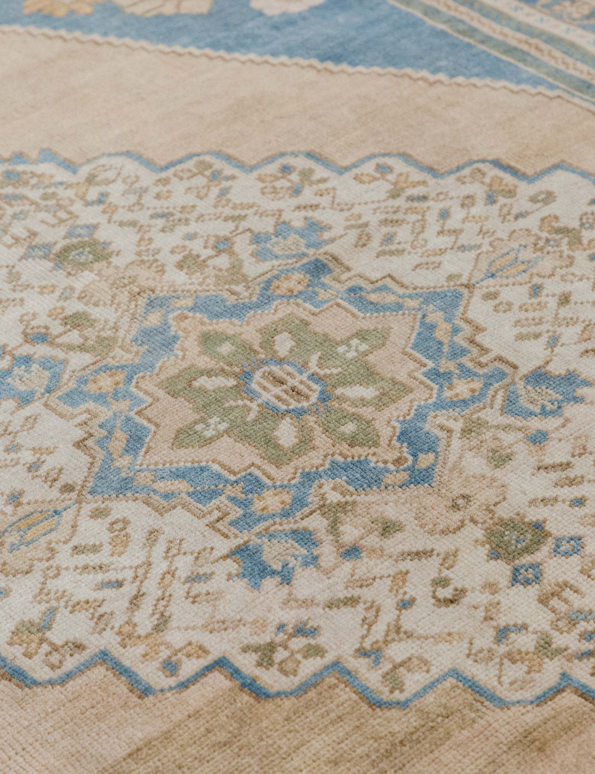 Vintage Turkish Hand-Knotted Wool Rug No. 536, 5'7" x 8'3"
