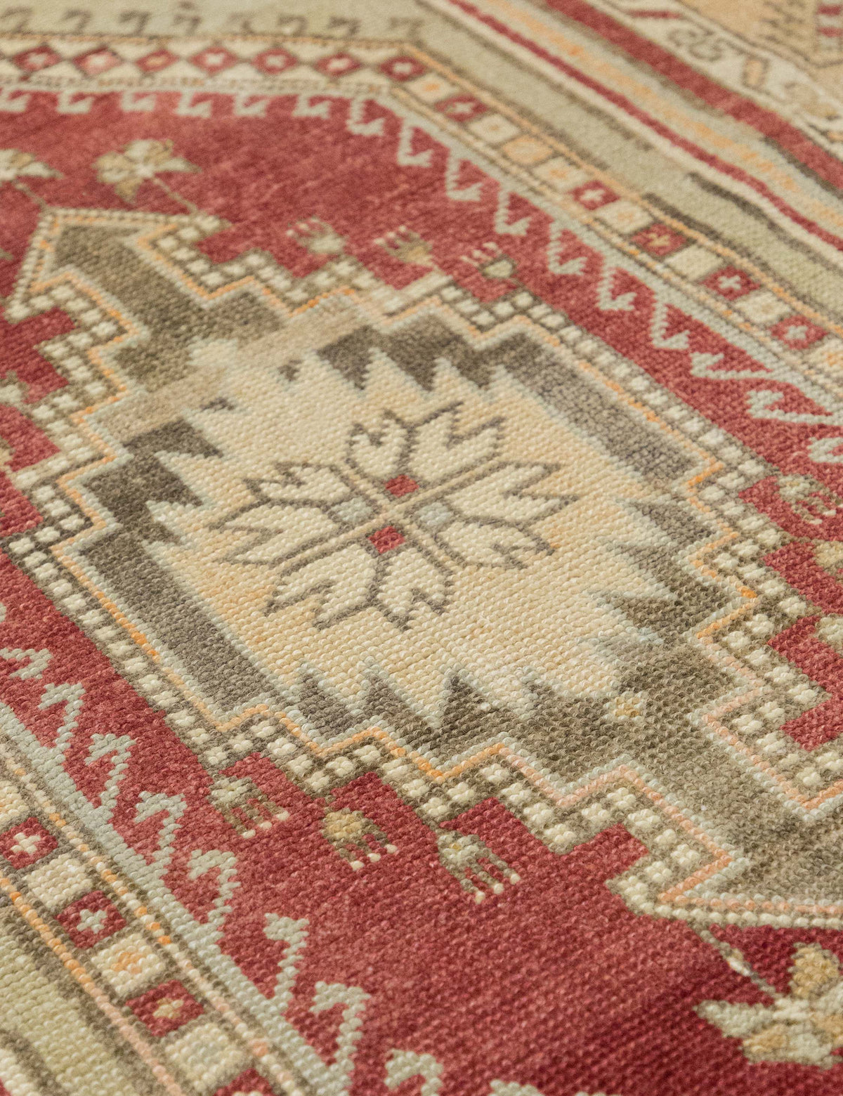 Vintage Turkish Hand-Knotted Wool Rug No. 559, 2'8" x 5'7"