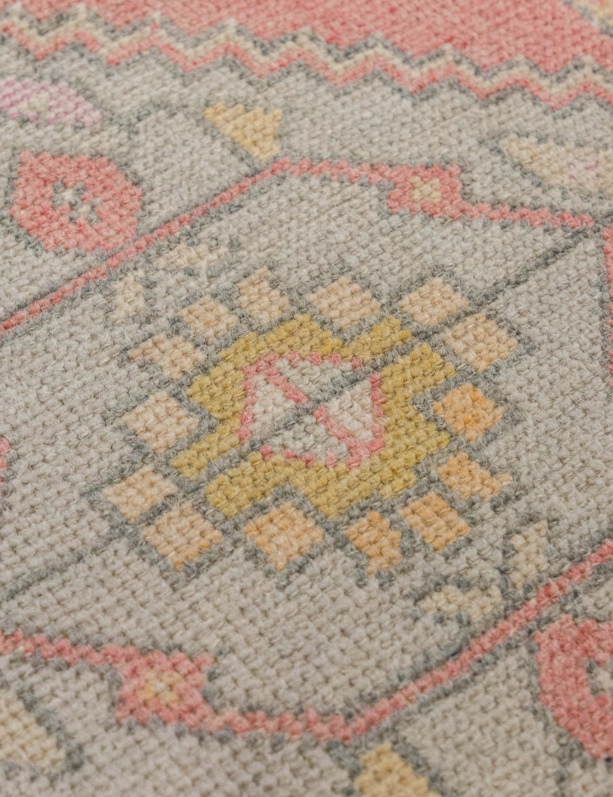 Vintage Turkish Hand-Knotted Wool Mini Rug No. 327, 1'5" x 3'2"