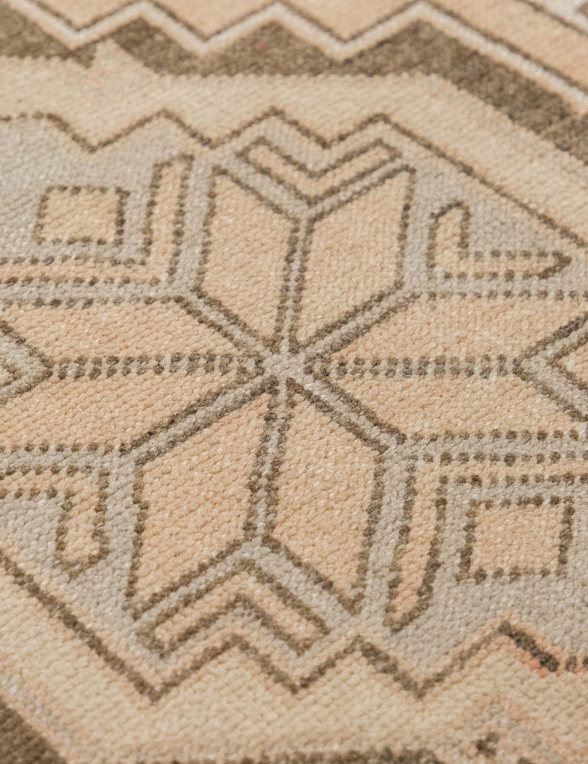 Vintage Turkish Hand-Knotted Wool Mini Rug No. 343, 1'5" x 3'1"