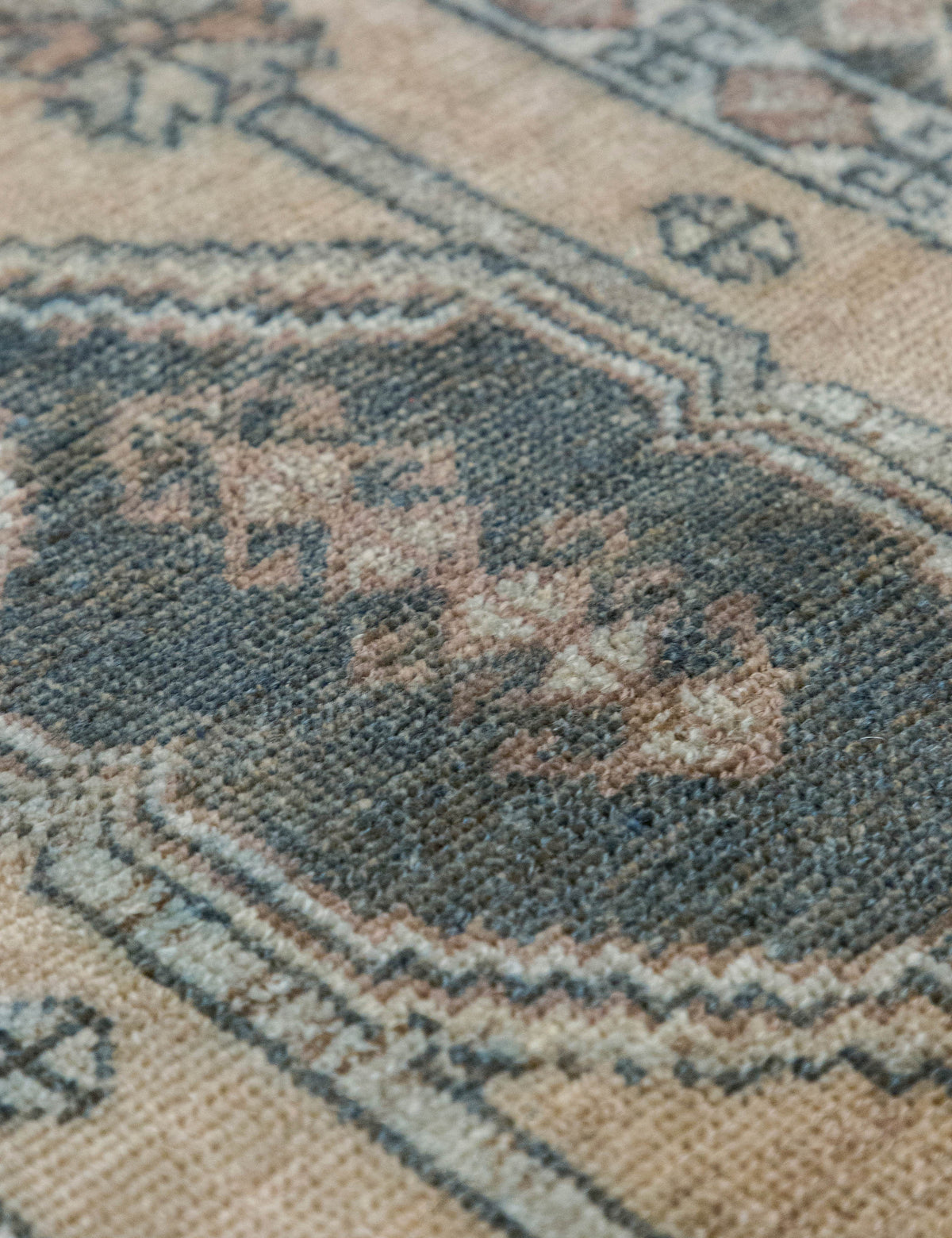 Vintage Turkish Hand-Knotted Wool Mini Rug No. 346, 1'7" x 2'6"