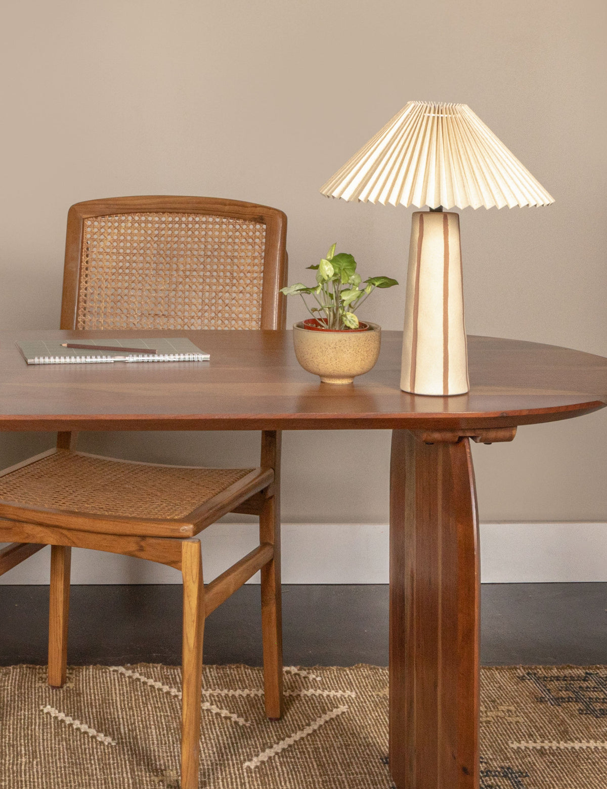 Baza Table Lamp
