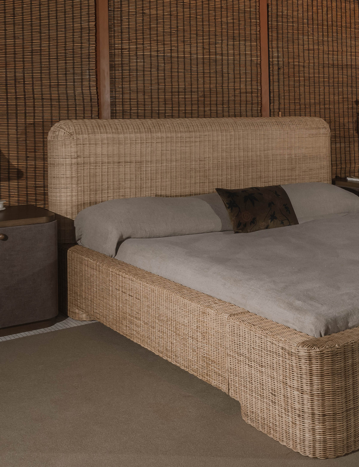 Delia Platform Bed