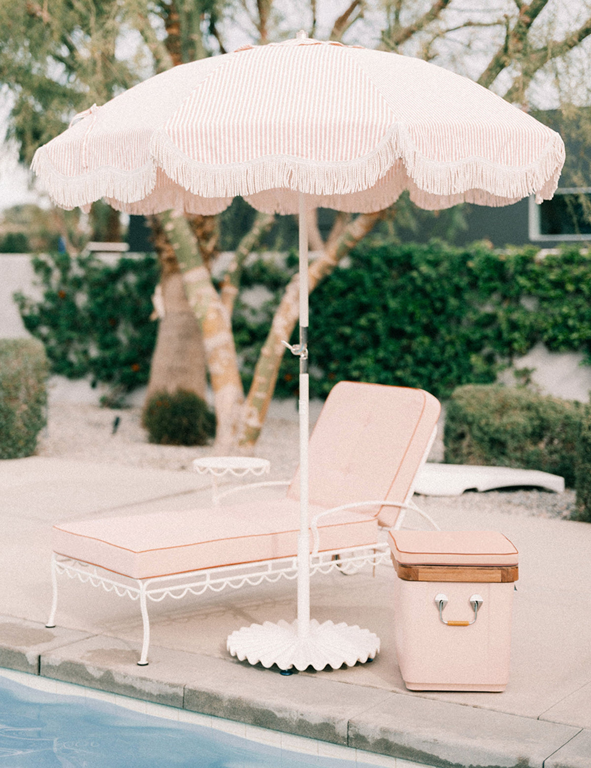 Clamshell Umbrella Base by Business & Pleasure Co.