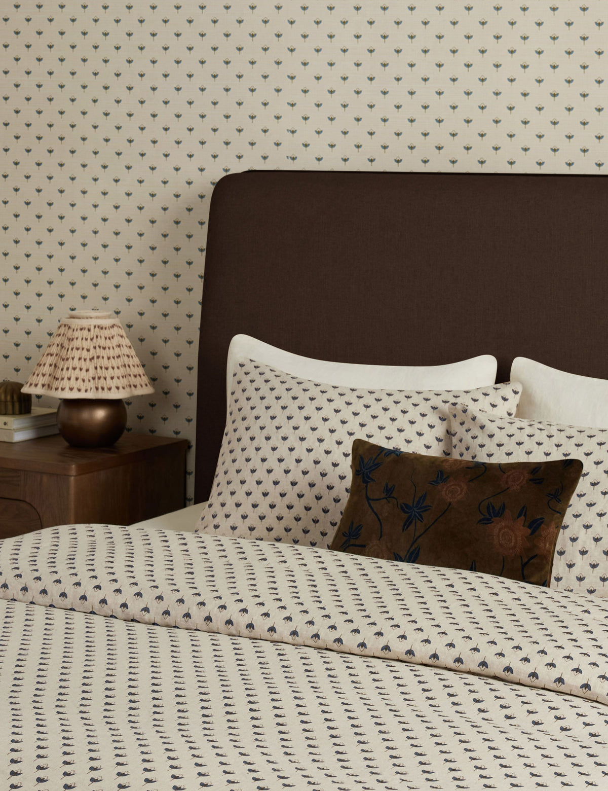 Poiret Grasscloth Wallpaper