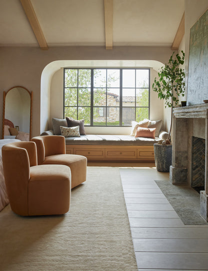 Lois Swivel Chair