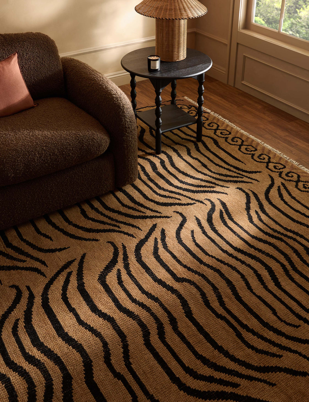 Makeda Hand-Knotted Wool Rug