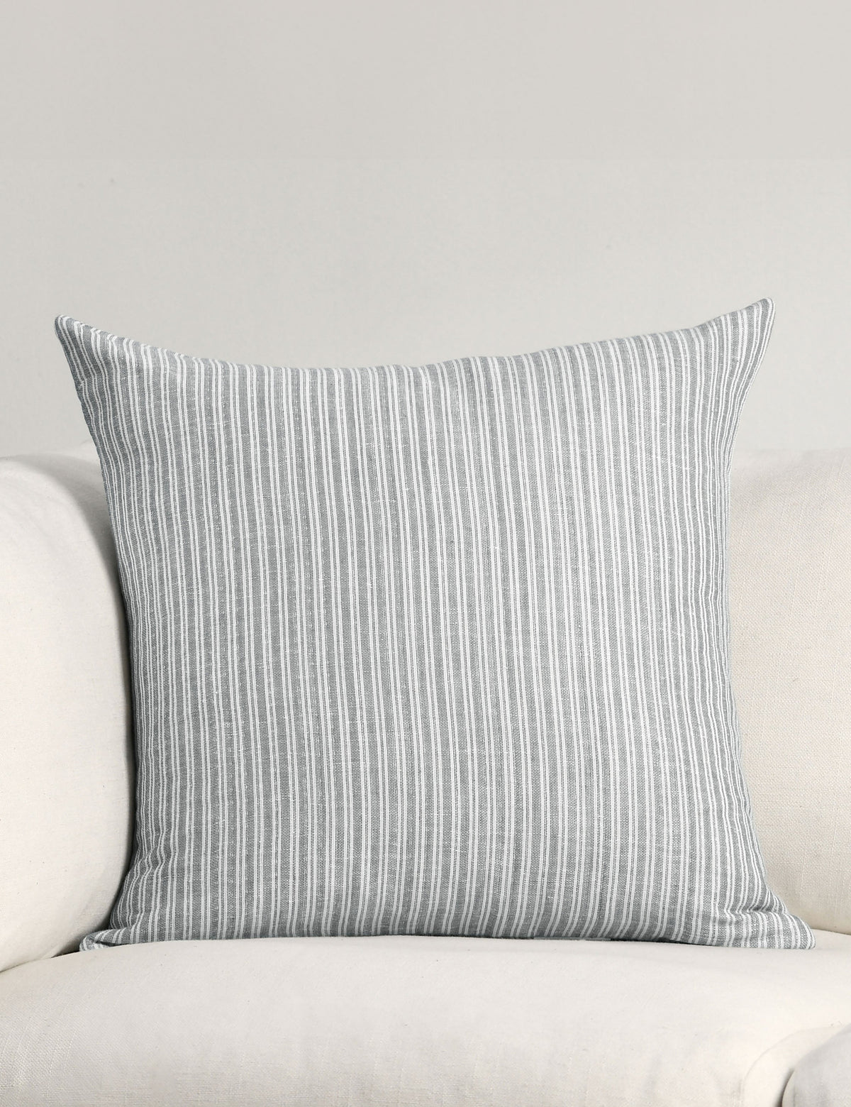 Nevya Pillow