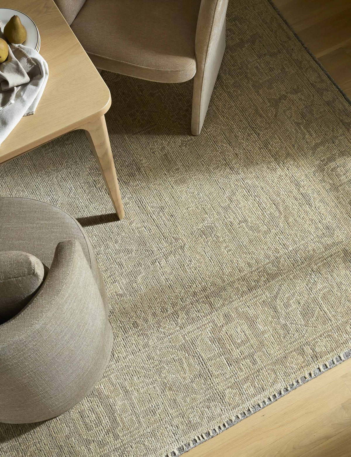 Arisa Hand-Knotted Wool Rug