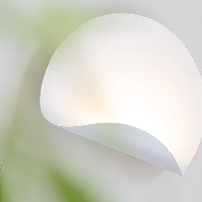 White Wall Lights Minimalist Iron Body Simple Style Creative LED Lamp