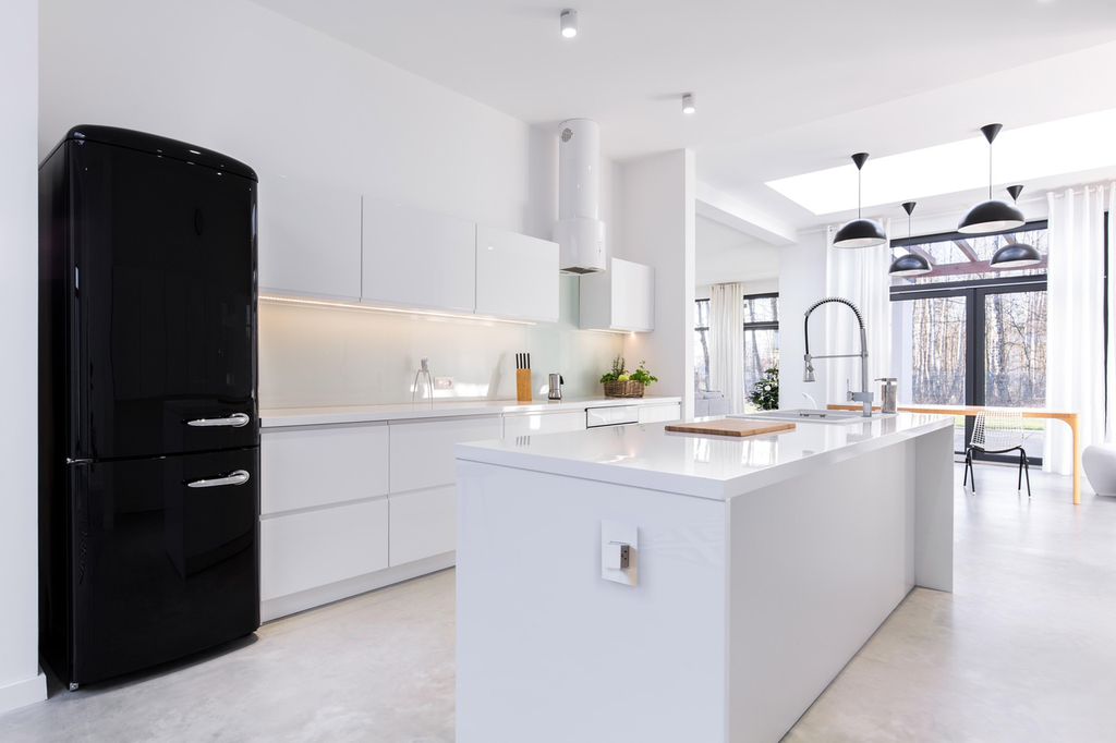adorne® Gloss White 1-Gang+ Screwless Wall Plate with Microban®