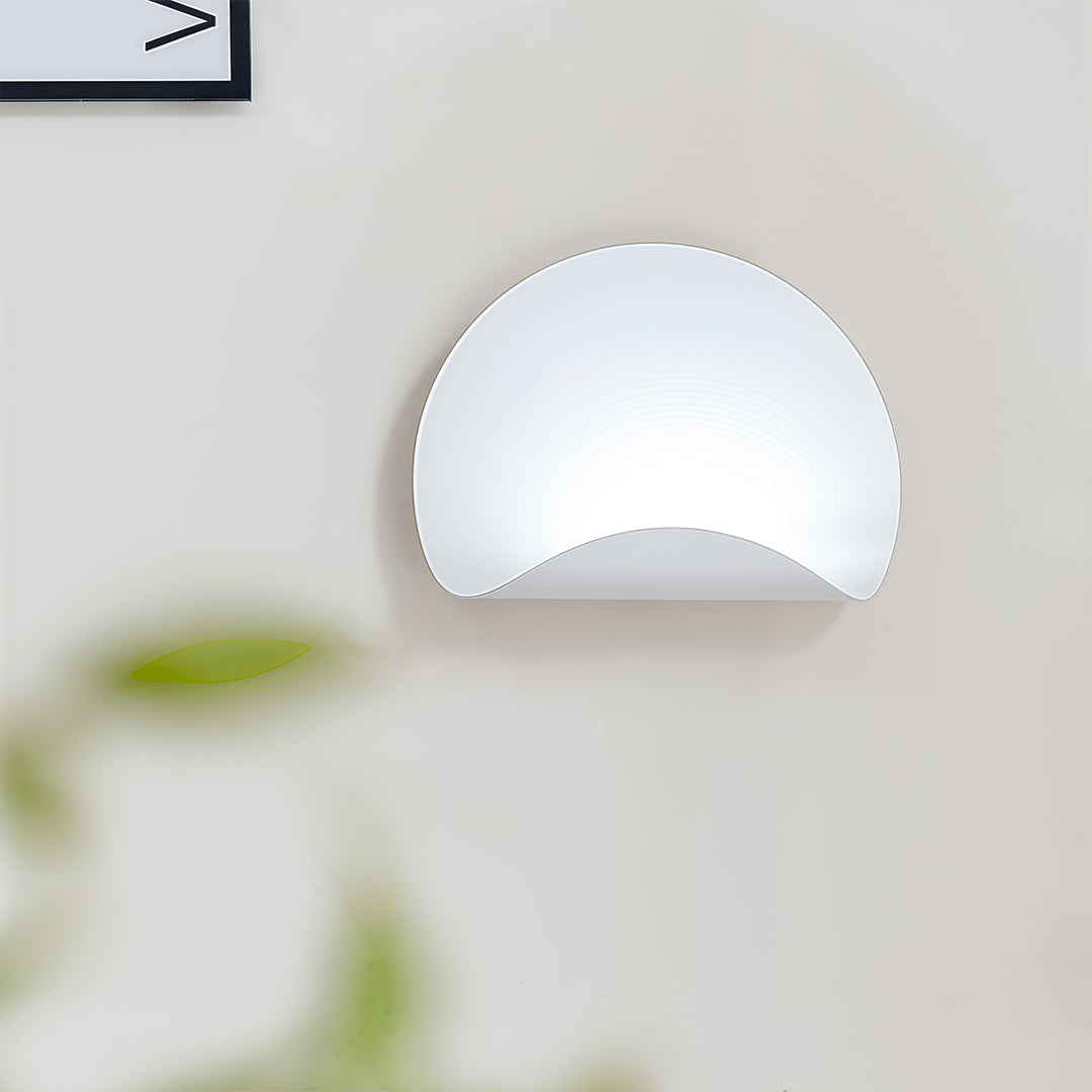 White Wall Lights Minimalist Iron Body Simple Style Creative LED Lamp