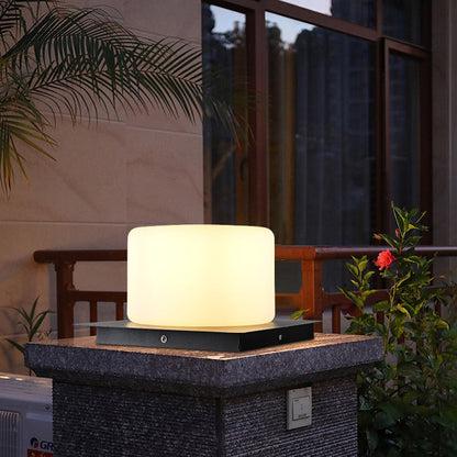 Waterproof Modern Outdoor Pillar Lights with PE Lampshade