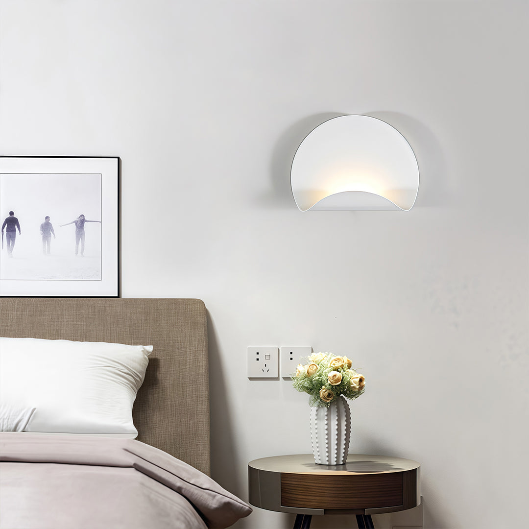 White Wall Lights Minimalist Iron Body Simple Style Creative LED Lamp