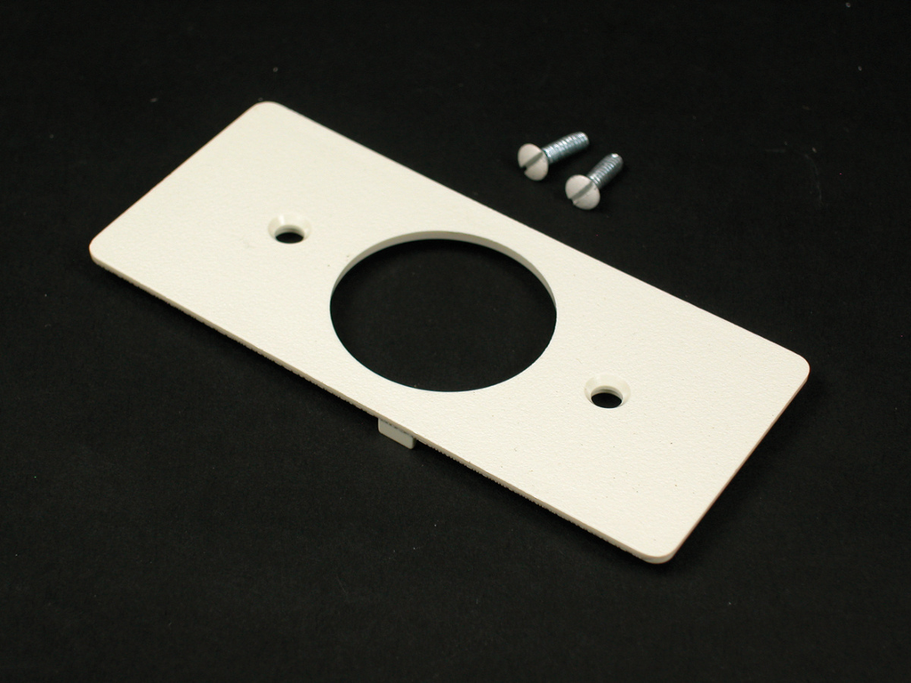 5500 Single Receptacle Faceplate Fitting