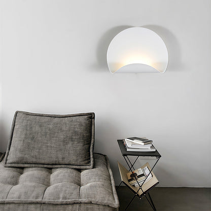 White Wall Lights Minimalist Iron Body Simple Style Creative LED Lamp